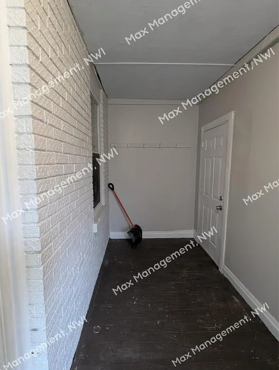 3924 Catalpa St, 2F — Photo 2