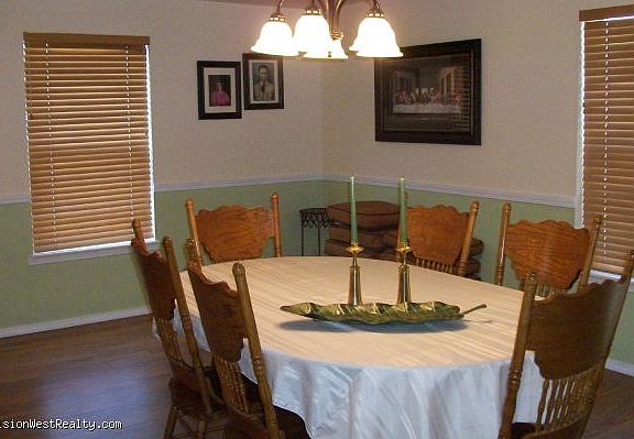 4th image of 22 Twyila Ct