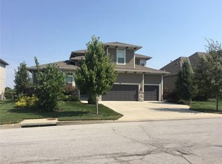 24814 W 91st Ter, Lenexa, KS 66227