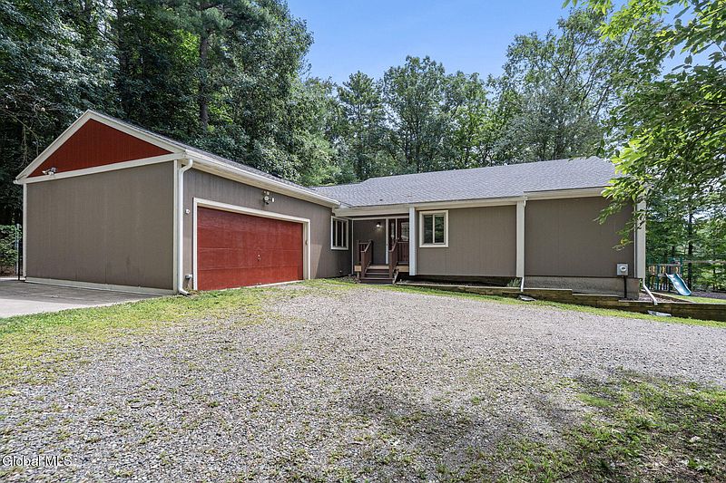 2nd image of 438 N Nassau Road