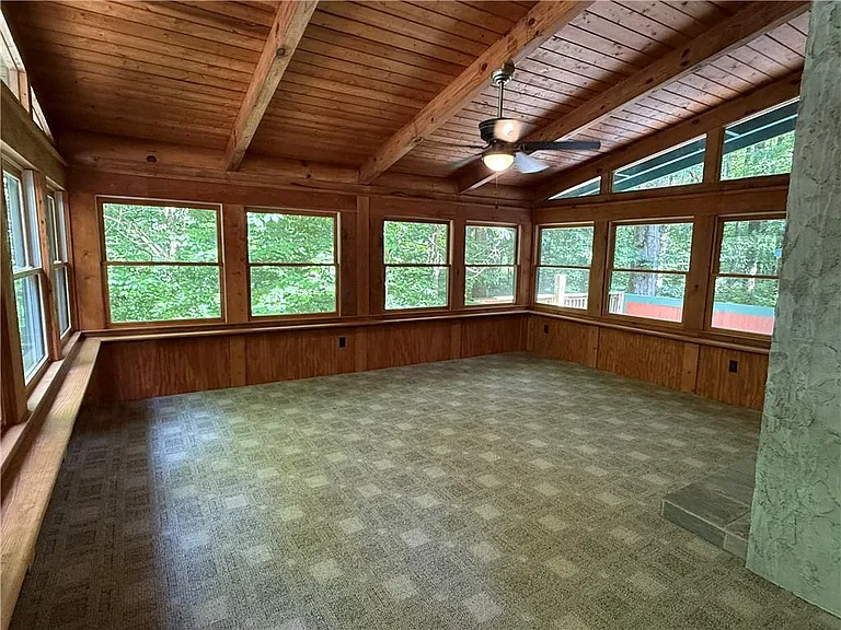 2405 Mountain Rd — Photo 7