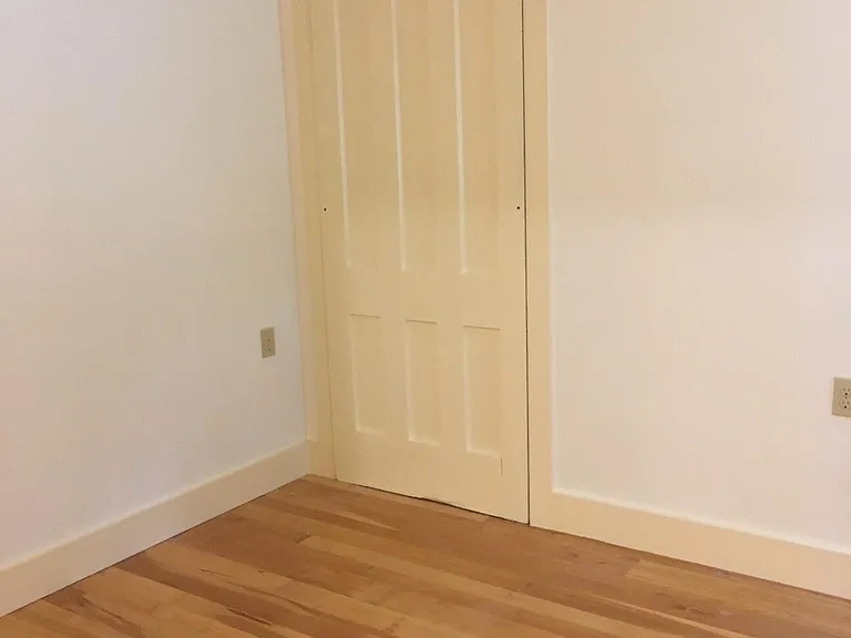 495 Colchester Ave #1 — Photo 6