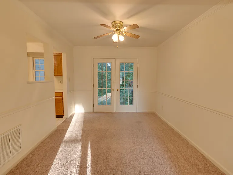 1402 Minor Ridge Ct — Photo 2