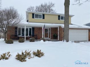 410 Edgewood Dr, Perrysburg, OH 43551