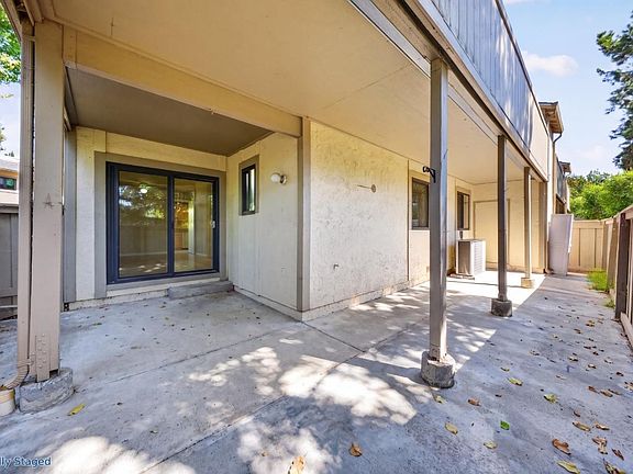 2nd image of 1099 N Abbott Ave