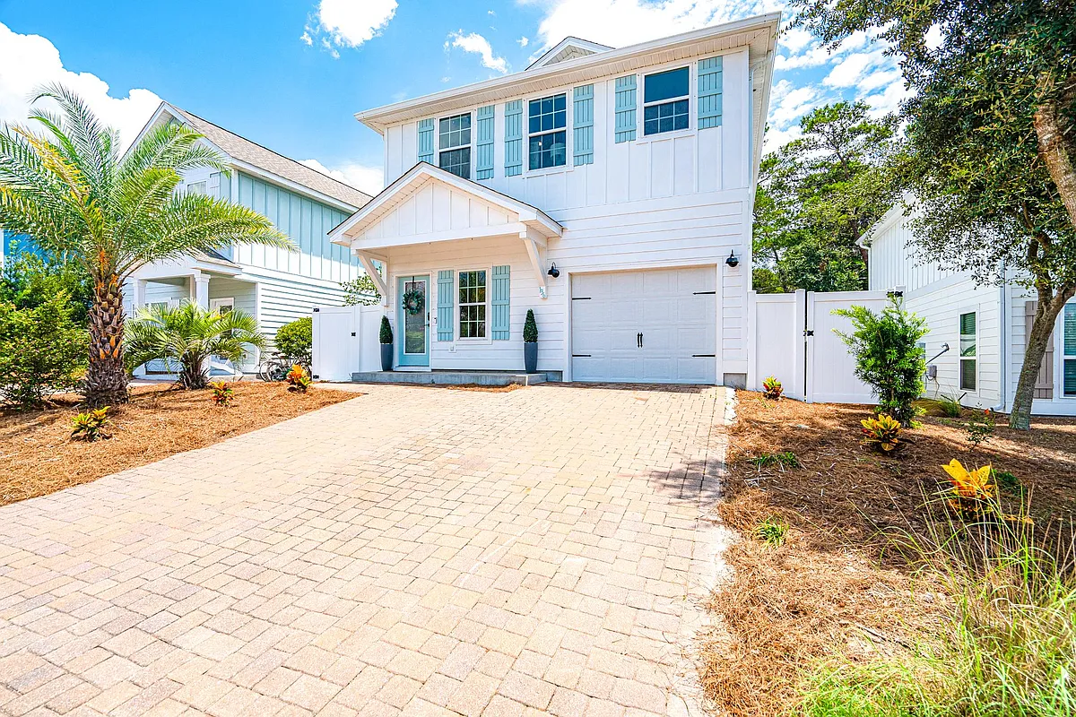 Building Photo - 136 Grayling Way