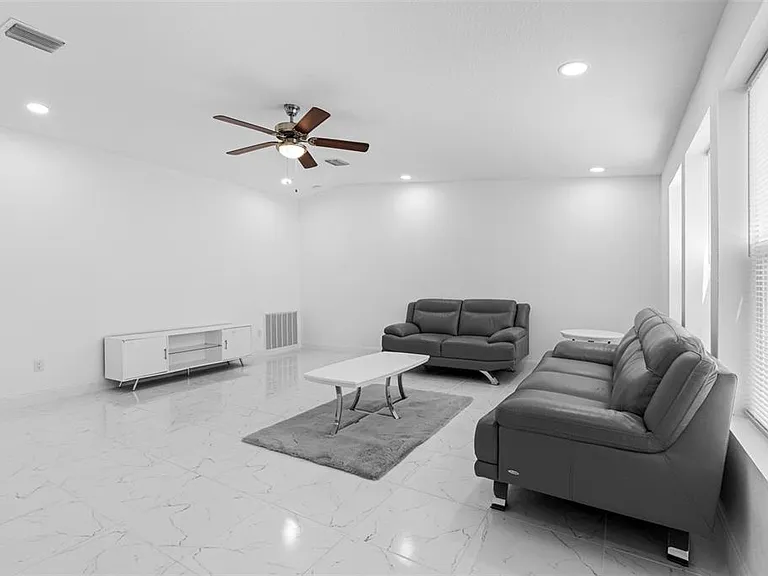 6847 Woodsman Dr — Photo 27