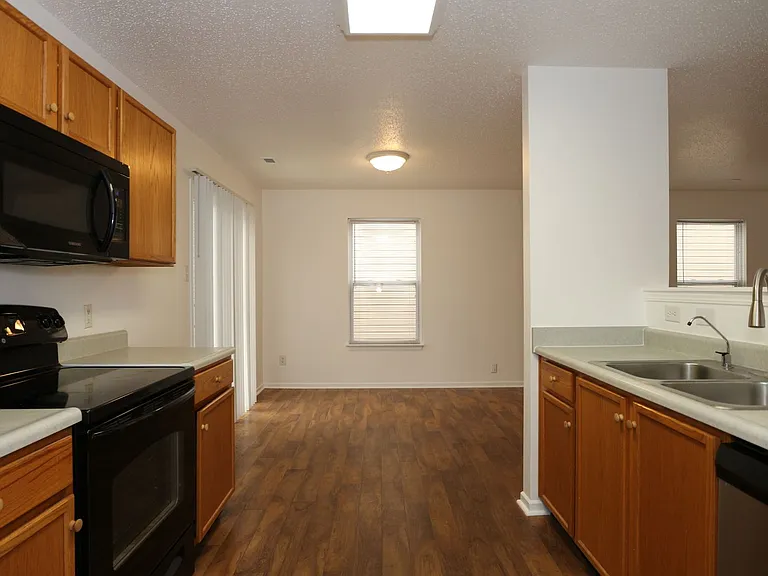 7937 Cork Bend Ln — Photo 6
