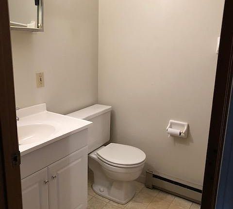 5th image of 305 W North St