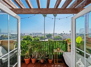 5633 Carlton Way #501, Los Angeles, CA 90028