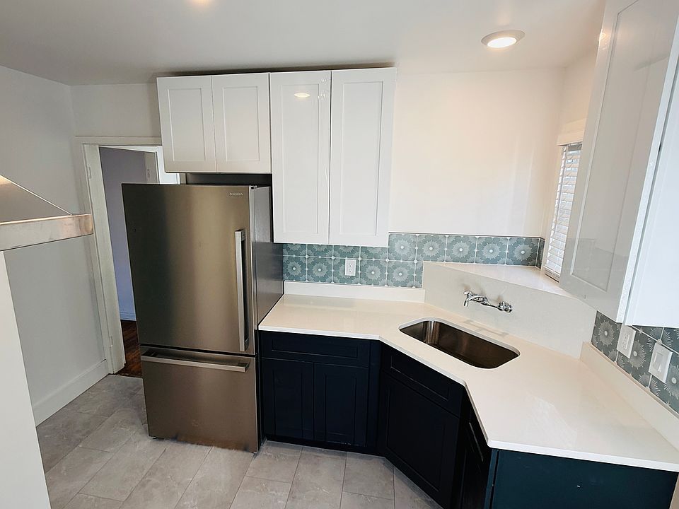 1st image of 410 W Evergreen St #410