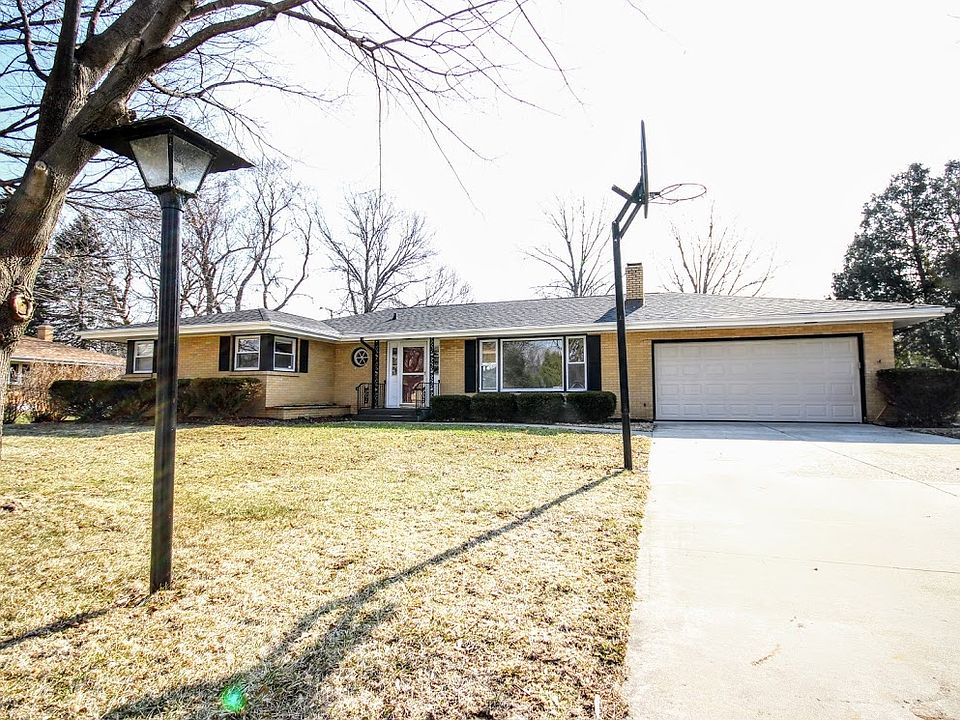 1st image of 1202 Woodridge Dr