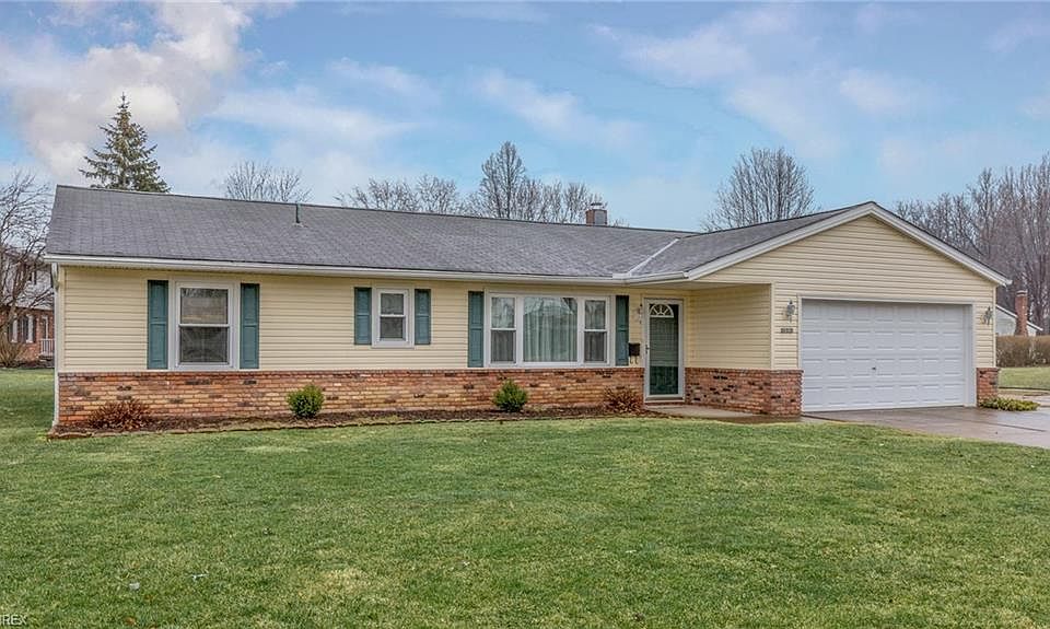 1st image of 36320 Hillcrest Dr