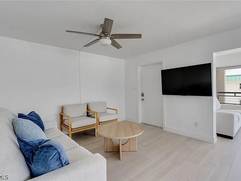 6500 Estero Blvd #H302 — Photo 7