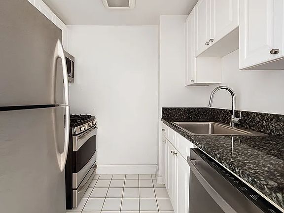 5th image of 400 E 90th St #20CC