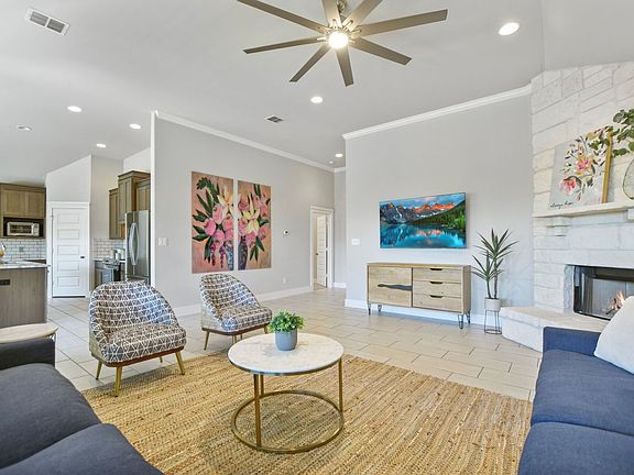 4th image of 2 Rosewood Cir