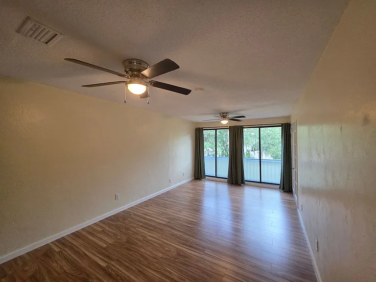208 Pine Cone Trl — Photo 32