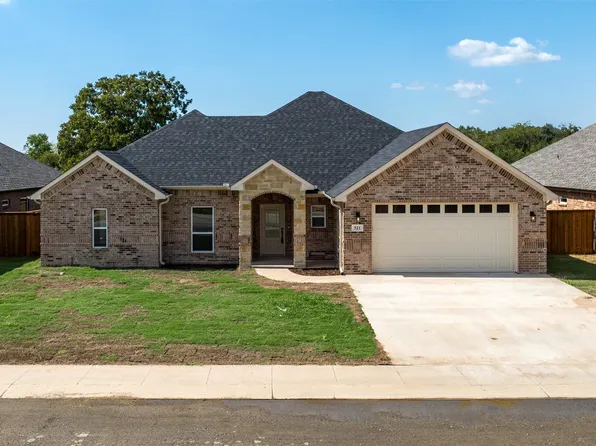 521 Limestone Cir, Mabank, TX 75147