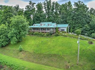 320 Highpoint Dr, Roan Mountain, TN 37687