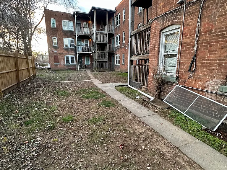 905 Park St #B2 — Photo 23