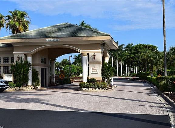 5th image of 10460 Washingtonia Palm Way APT 1333