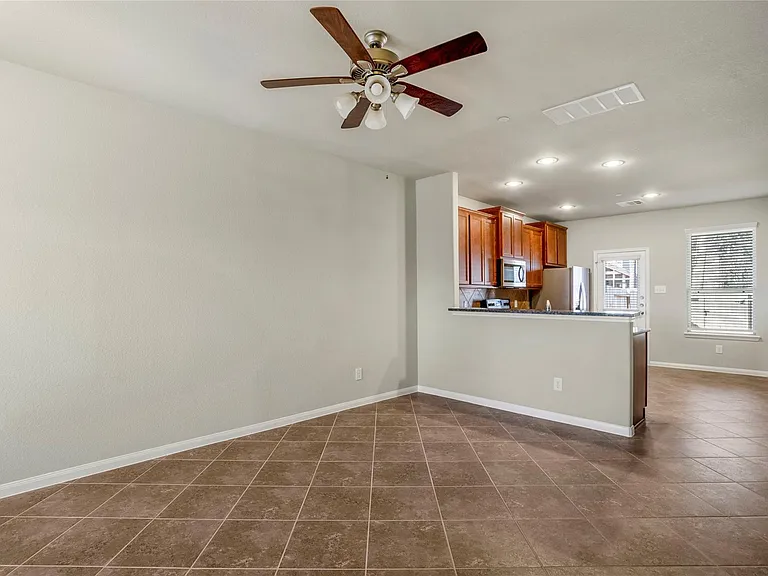 15524 Marina Dr — Photo 4