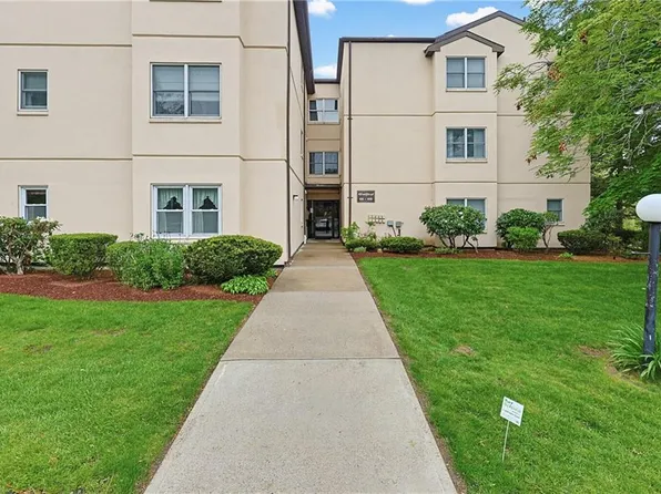 185 Manville Hill Rd APT 106, Cumberland, RI 02864