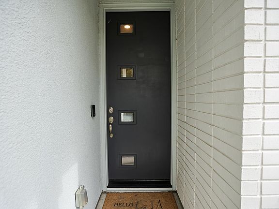 4th image of 644 Bartonville Rd