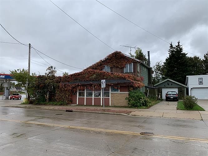 2nd image of 1608 Monroe St