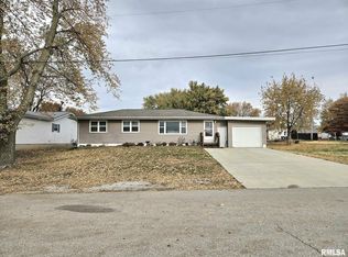 112 W Linn St, Lone Tree, IA 52755