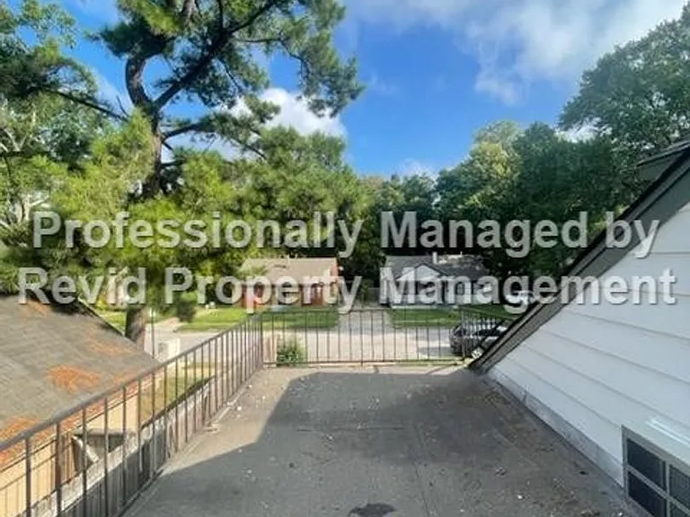 3523 Barwood Cir. — Photo 33