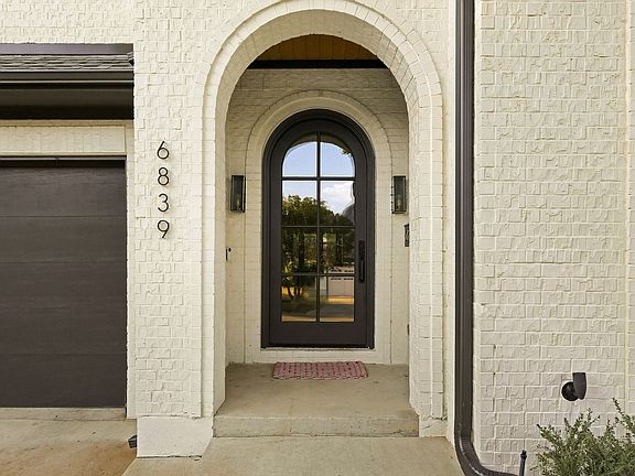 2nd image of 6839 Coronado Ave