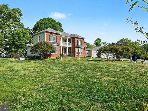 3rd image of 16186 Bundock Rd