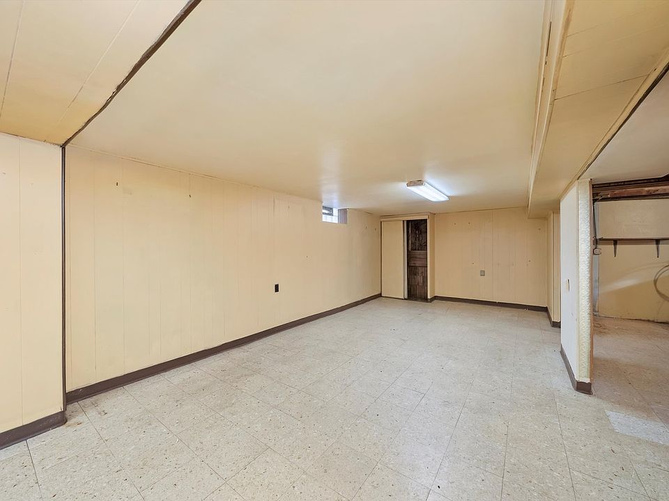 2nd image of 1028 32nd Ave