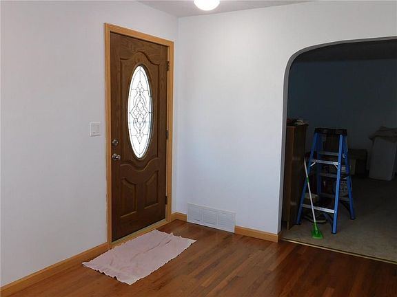 4th image of 1200 Covington Ave