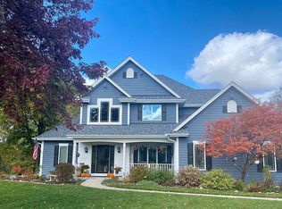 N49W15974 Caitlin Ct, Menomonee Falls, WI 53051