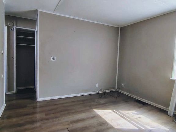 3rd image of 635 Dayton Ave