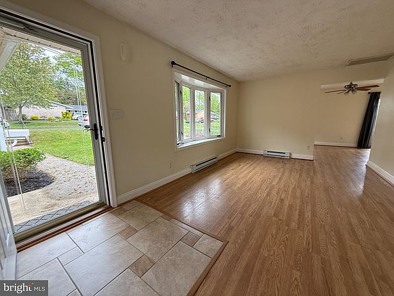 5th image of 416 Breslin Rd