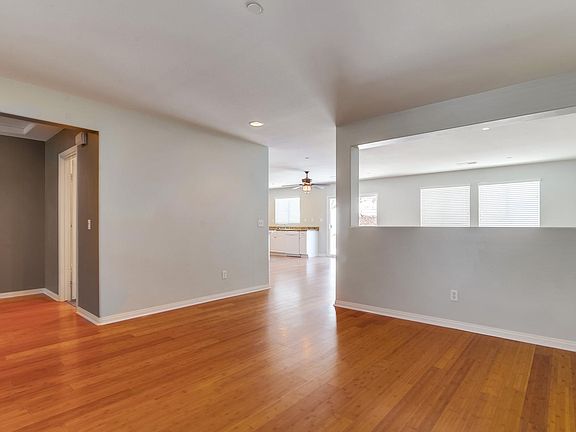 5th image of 31838 Cloverhill Way