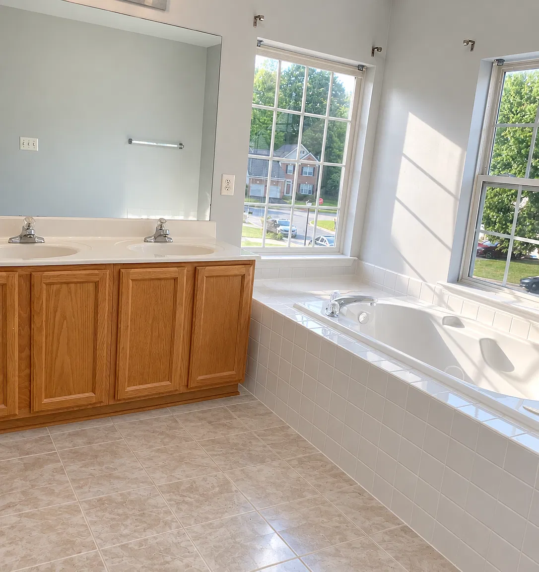 3 bed, 2.5 bath, 1708 sqft, $3,100 — Photo 2