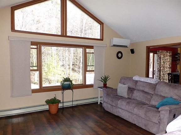 5th image of 27 Leigh Ct