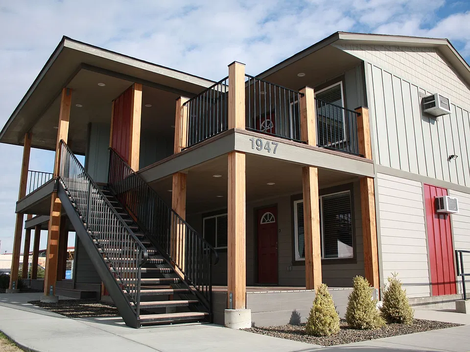 Building Photo 5