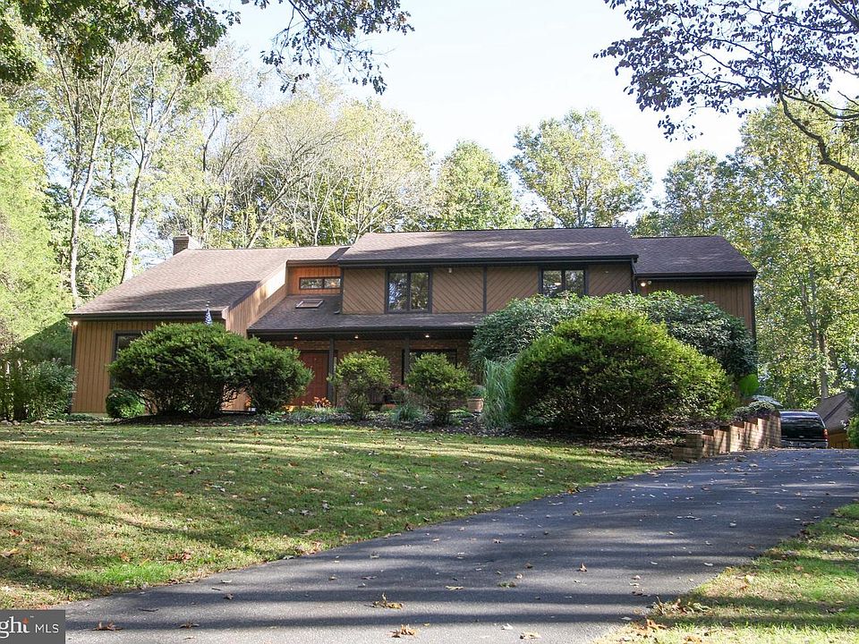 1st image of 24 Harvest Ln