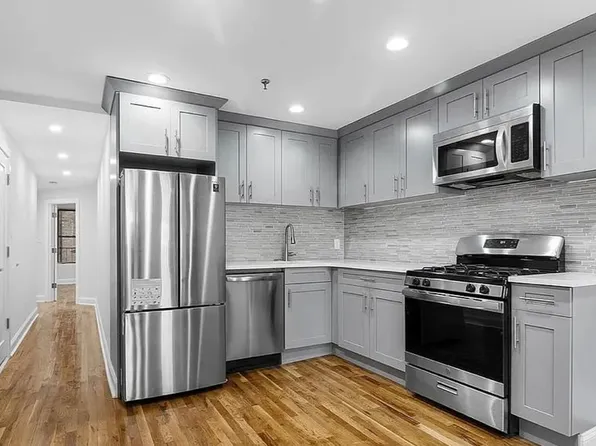 133 East 38th Street image 1 of 5