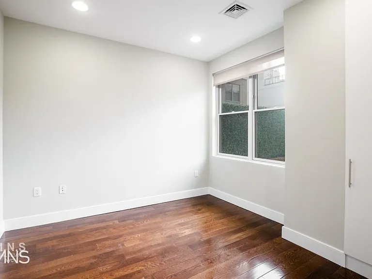 456 Grand St #5K — Photo 8