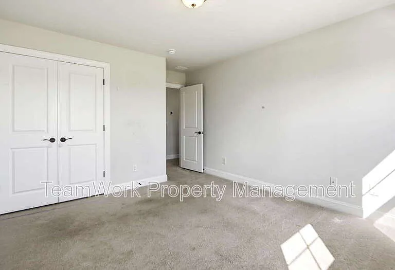 233 Seaworthy St — Photo 26