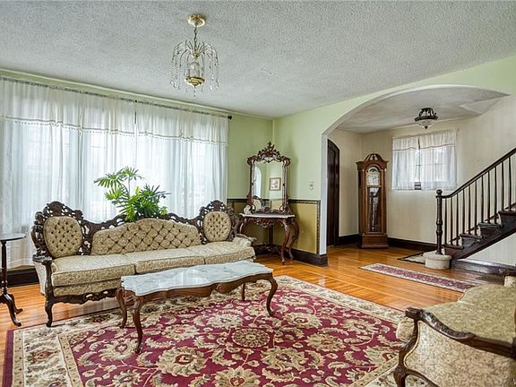5th image of 1122 Garrett Ave