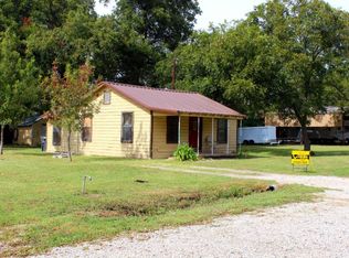 424 N Burleson St, De Leon, TX 76444