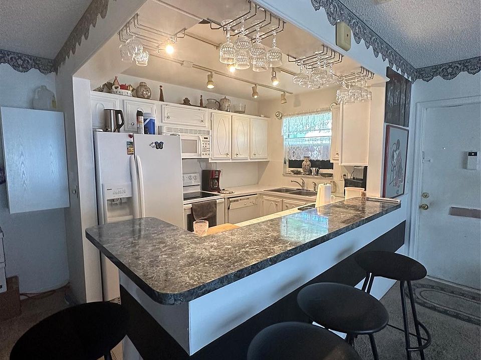 1st image of 210 Bayview Avenue #D