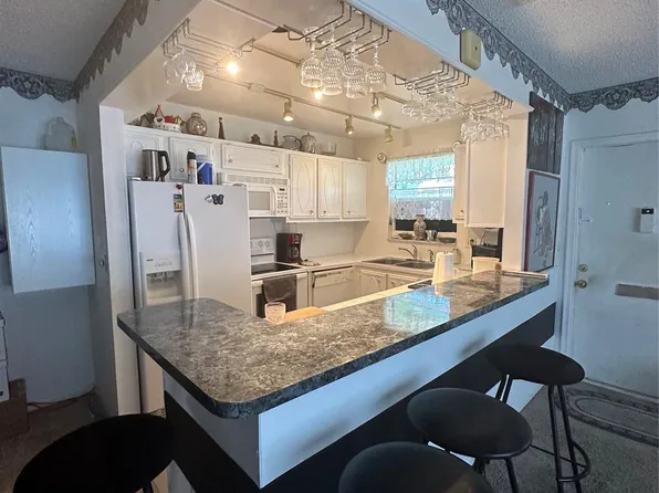 210 Bayview Avenue #D, Boynton Beach, FL 33435